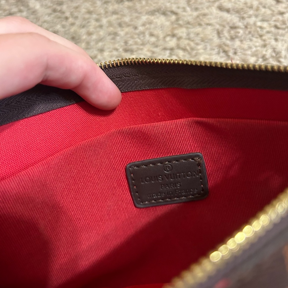 Fashion Designer Inspired Brown Checked Crossbody Bag Black Strap Red Interior - Picture 10 of 12